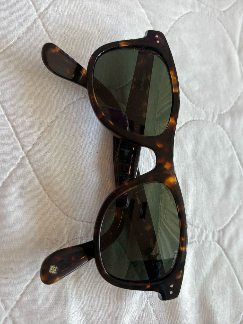 Tortoiseshell Polaroid Sunglasses - Classic Square Frame, Dark Green Lenses